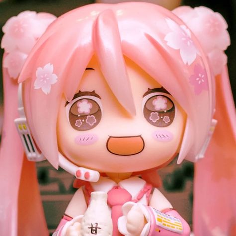 Sakura Aesthetic, Sakura Miku, Miku Hatsune Vocaloid, Vocaloid Funny, Sakura Tree, Art Tools Drawing, Aesthetic Pfp, Anime Figurines, Cute Anime Pics