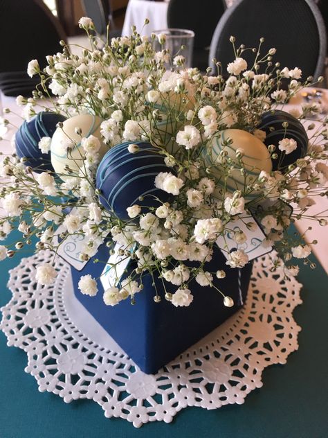 Cake Pop Table Centerpieces, Cake Pop Centerpiece, Flower Cake Pops, Cake Pop Bouquet, Bouquet Centerpiece, Melissa Sweet, Simple Centerpieces, Beautiful Cake