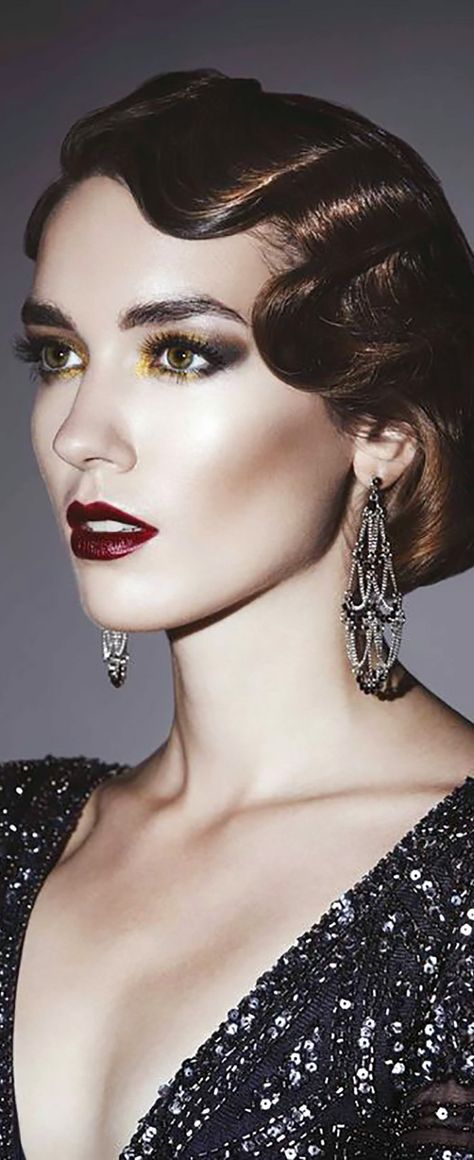 1900's Makeup, Roaring 20s Makeup, Haircuts For Diamond Face, 1920s Makeup Look, Gatsby Hairstyles, Great Gatsby Makeup, 1920 Makeup, Gatsby Makeup, Estilo Charleston