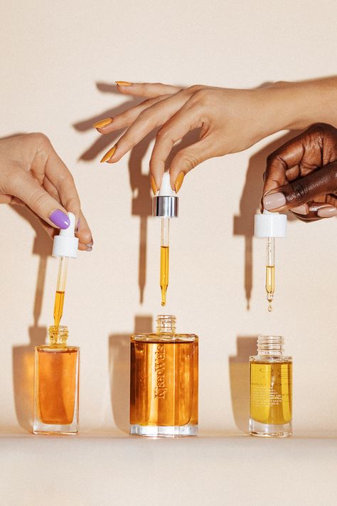 Nail Oil Aesthetic, Face Oil Photography, Body Butter Photography Ideas, Face Cream Aesthetic, Hair Oil Aesthetic, Body Oil Aesthetic, Skincare Aesthetic Photography, Serum Aesthetic, Oil Aesthetic