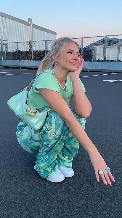 Teal Pants Outfit, Harry Styles Concert Outfits, Barbara Kristoffersen, Aqua Outfit, Hslot Outfit Ideas, Ocean Outfits, Turquoise Clothes, Y2k Outfits Summer, Teal Outfits