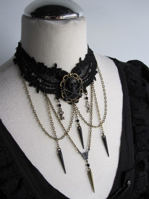 Lace Choker Collier Necklace Skull Crossbones Keys Spikes Gothic Steampunk Pirate Pirate Necklace, Pirate Costume Accessories, Steampunk Choker, Pirate Jewelry, Steampunk Pirate, Pirate Outfit, Goth Accessories, Gothic Chokers, Skull Crossbones