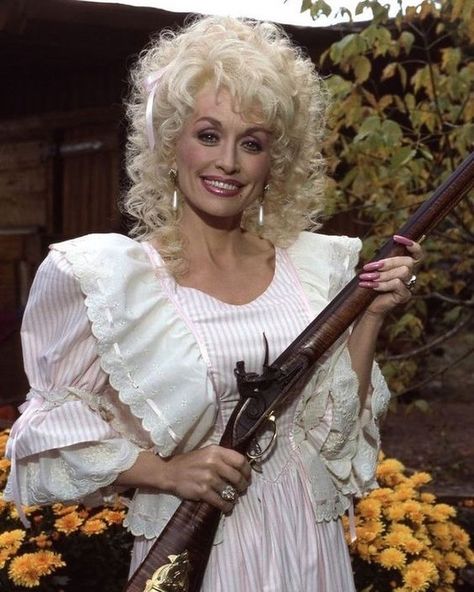 Rootin’ ❤️‍🔥 Tootin’ ❤️‍🔥 #dollyparton #dolly #dollywood #western #rodeo #countryliving #theoutlawshop Rootin Tootin, Rodeo Queen, Western Rodeo, Vedic Astrology, Dolly Parton, New Wall, Women In History, I Icon, Role Models