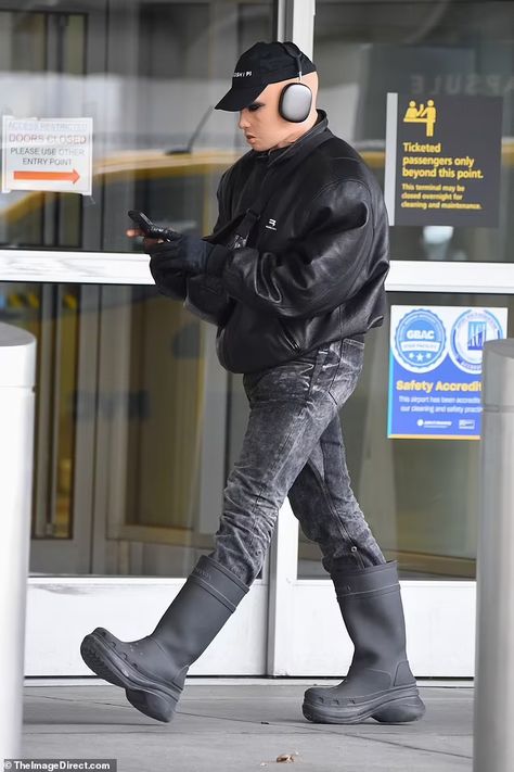 Kanye West, who has legally changed his name to Ye, wears prosthetic Caucasian mask | Daily Mail Online Rubber Face Mask, Kanye West Outfits, Kanye Fashion, Kanye West Yeezus, Kanye West Style, Yeezy Fashion, Wearing Mask, Jfk Airport, Famous Outfits