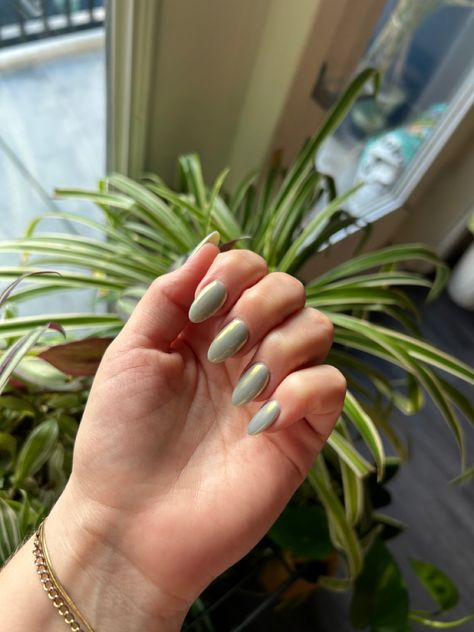 Sage Pearl Nails, Sage Green Pearl Nails, Green Pearl Chrome Nails, Pale Green Chrome Nails, Light Green Crome Nails, Chrome Mint Green Nails, Sage Green Nails With Chrome, Olive Nails With Chrome, Light Green Pearl Nails