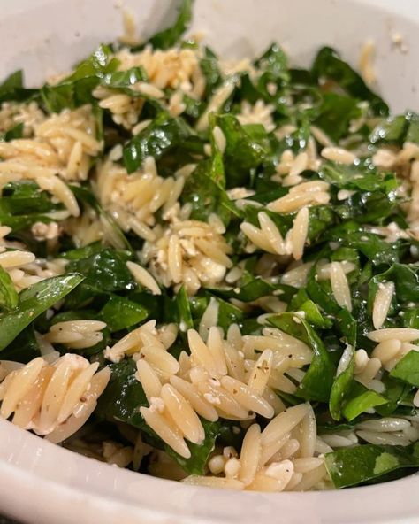 Spinach And Orzo Salad, Spinach Orzo Salad Feta, Spinach And Feta Pasta Salad, Recipes With Spinach And Pasta, Spinach And Feta Orzo, Spinach And Orzo Recipes, Orzo And Kale Recipes, Orzo With Feta Cheese, Orzo Spinach Pasta Salad