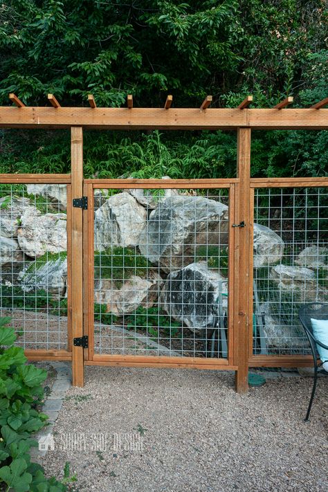 How To Make a Modern Deer Fence for Your Garden | Sunny Side Design Modern Deer Fence, Easy Deer Proof Garden Fence, High Garden Fence, Garden Enclosures, Suburban Farming, Fenced In Garden, Garden Enclosure, Hog Wire Fence, Deer Fencing