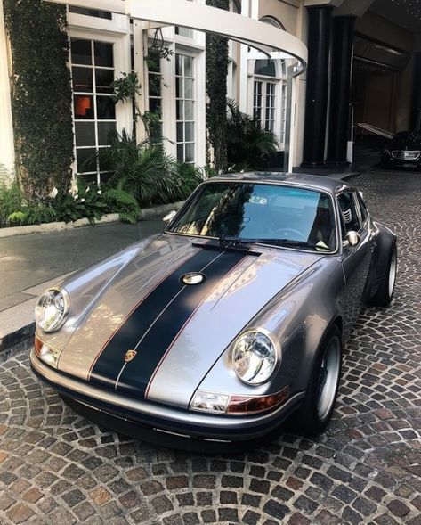 Porsche Singer, Porsche Collection, Singer Porsche, Singer Vehicle Design, Vw Sedan, Porsche Classic, Porsche 964, Vintage Porsche, Rx 7