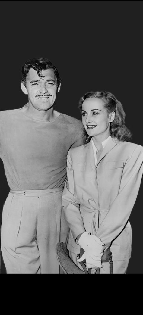 CLARK GABLE AND CAROLE LOMBARD Carole Lombard Clark Gable, Hollywood Golden Era, Kingman Arizona, Loretta Young, Hollywood Couples, Carole Lombard, Clark Gable, Classic Movie Stars, Cary Grant