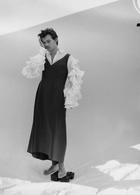 ؘ on Twitter: "go pick a dress… " Harry Styles Dress, Harry Styles Photoshoot, Harry Styles Nails, Harry Styles Outfit, Tim Walker, Haikou, Harry Styles Wallpaper, Harry Styles Pictures, Harry Styles Photos