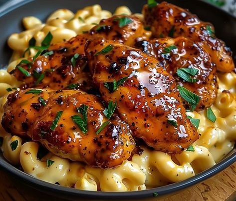 Lily's Bites Chicken Macaroni Recipe, Honey Pepper Chicken, Spicy Honey Chicken, Complete Meals, Sweet And Spicy Chicken, Creamy Macaroni And Cheese, Spicy Chicken Recipes, Recipes Authentic, Spicy Honey