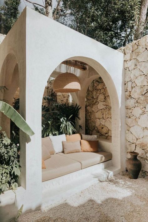 These outdoor furniture ideas will inspire you to start planning the days and nights you’ll be enjoying the view from your own patio. Mexico Design, Outdoor Seating Area, Beautiful Apartments, Indoor Outdoor Living, Dream Home Design, House Inspiration, Tulum, Future House, Outdoor Seating