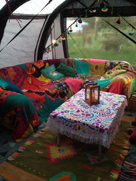 Festival Campsite Decorating, Rave Camping Ideas, Festival Tent Camping, Festival Tent Setup, Festival Camping Aesthetic, Rave Camping Setup, Wakaan Festival, Electric Forest Camping, Rave Camping