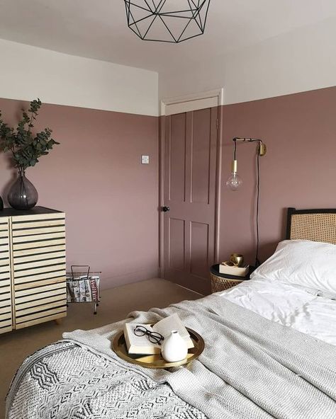 Picture Of a lovely bedroom with mauve walls, a rattan bed, a wooden sideboard, neutral bedding and touches of gold Purple Wall Bedroom, Mauve Living Room, Mauve Bedroom, Boho Bedroom Wall Decor, Bedroom Ideas Boho, Mauve Walls, Boho Bedroom Furniture, Boho Bedroom Colorful, Cosy Vibes