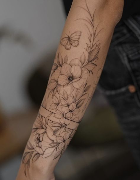 Arm Tattoo Ideas, Half Sleeve Tattoos Forearm, Feminine Tattoo Sleeves, Tattoos For Women Half Sleeve, Forearm Sleeve Tattoos, Floral Tattoo Sleeve, Spine Tattoos For Women, Forearm Tattoo Women, Flower Tattoo Sleeve