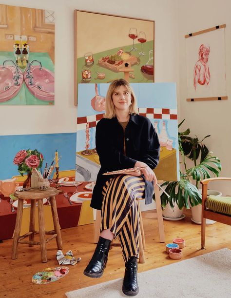 Why The Internet Is In Love With Libby Haines’ Beautiful Still-Life Paintings Colourful Kids Bedroom, Painter Portrait, Painter Photography, Rose In A Glass, Artist Portrait, Still Life Artists, Full Time Artist, Elegant Art, Hang On