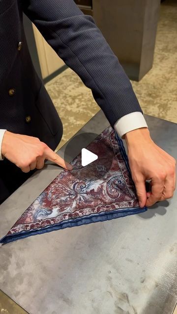 Modern Gentlemen on Instagram: "@suitclub.dk shares the proper way to fold a pocket square 👌🏼 . . . . . #dapperstyle #pocketsquares #pocketsquare #dressforsuccess #suitup #dapperday #simplydapper #tailoredsuit #tailored #sartorial #mensfashionblogger #dapperman #mensblog #classyfashion #mensblogger #mansfashion #mensfashiontips #styleforguys #styleoflife #menswearinspired #classystyle #stylepost #meninstyle #sartorialstyle #bespokesuit #dandystyle #menstrends #suit #businesssuit" How To Fold Suit Pocket Handkerchief, How To Fold A Handkerchief For A Suit, Pocket Handkerchief Fold, How To Fold A Pocket Square, Fold Handkerchief, Suit Pocket Handkerchief, How To Fold Scarf, Handkerchief Folding, Pocket Square Rules