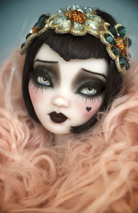 Eye Ball Art, Pidgin Dolls, Barbie Makeover, Pidgin Doll, Eye Ball, Custom Monster High Dolls, Monster High Custom, Gothic Dolls, Ooak Art Doll