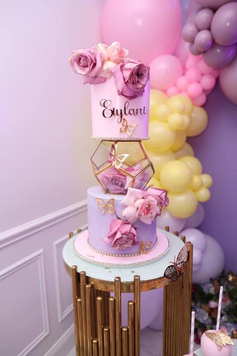 Purple Butterfly Quinceanera Theme Cake, 15 Birthday Cake Butterfly, Quince Cakes Lilac Butterfly, Lilac Cake With Butterflies, Baby Shower Gender Reveal Cake, Butterfly Cake Lavander, Modern Birthday Cakes, 1st Birthday Cake Smash, Chocolate Cake Decoration