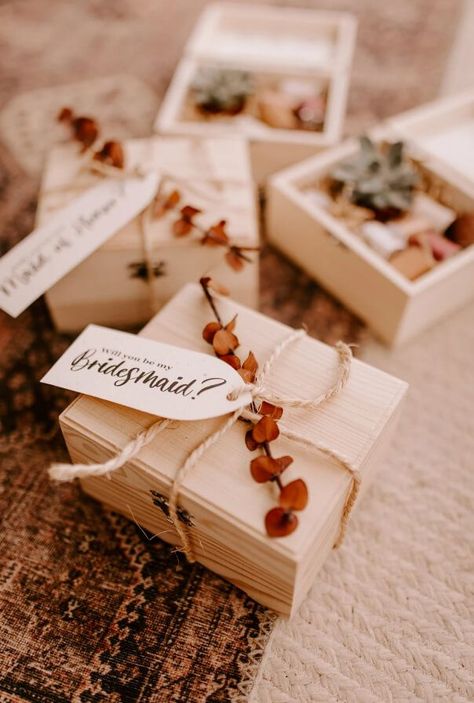 Diy Bridesmaid Proposal, Bridesmaid Proposal Diy, Rustic Bridesmaids, Bridesmaids Proposal, Bridesmaid Diy, Proposal Boxes, Bridesmaid Proposals, Asking Bridesmaids, Bridesmaid Boxes