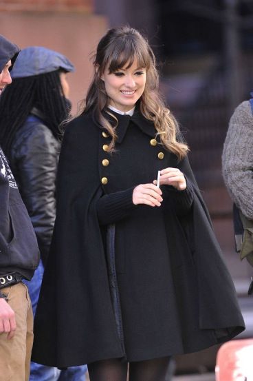 Olivia Wilde, Sewing Images, Winter Mode Outfits, Diy Sy, Mode Mantel, Cape Fashion, Jason Bateman, Modern Clothing, Winter Stil