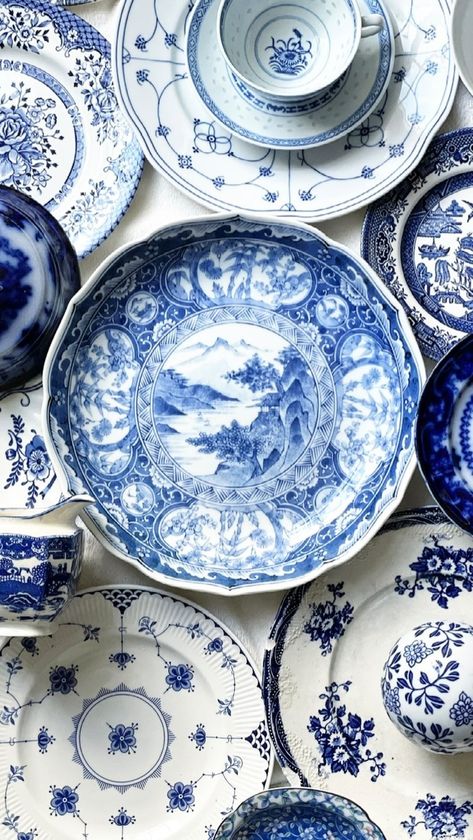 Blue Crockery, Beautiful Crockery, Blue And White Dinnerware, Cottagecore Kitchen, Blue Dishes, Liberty Blue, Blue Chinoiserie, Blue Transferware, Blue Porcelain