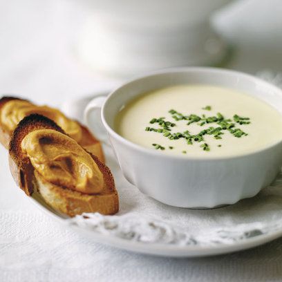 Vichyssoise Soup  This luxurious creamy soup is especially good with a little smoked salmon, some prawns and crab toasts. Blue Cheese Soup, Cheese Soup Recipe, Creamy Soup Recipes, Parsnip Soup, Vegetable Soup Healthy, Cheese Soup Recipes, Vegetarian Chicken, Soup Appetizers, Mushroom Soup Recipes