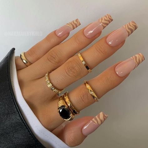 50 Designs For Fall Nails You Will Want To Wear All Season | 50 Fall Nails Fall In Love With Your Fall Nails This Autumn With Charming Designs That Warm The Heart. Lifestyle Nagellack Trends, Baddie Nails, Acrylic Press On Nails, Nails Set, Coffin Shape, Nagel Inspo, Brown Nails, Fire Nails, Minimalist Nails