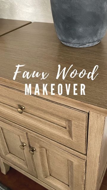 How To Make Laminate Furniture Look Like Wood, Diy Furniture Painting Ideas Wood, Diy Faux Wood Cabinets, Gel Stained Furniture, Chalk Furniture Painting, Wood Wax Finish Diy, Chalk Paint Faux Wood, Refinishing Fake Wood Furniture, Faux Wood Tutorial