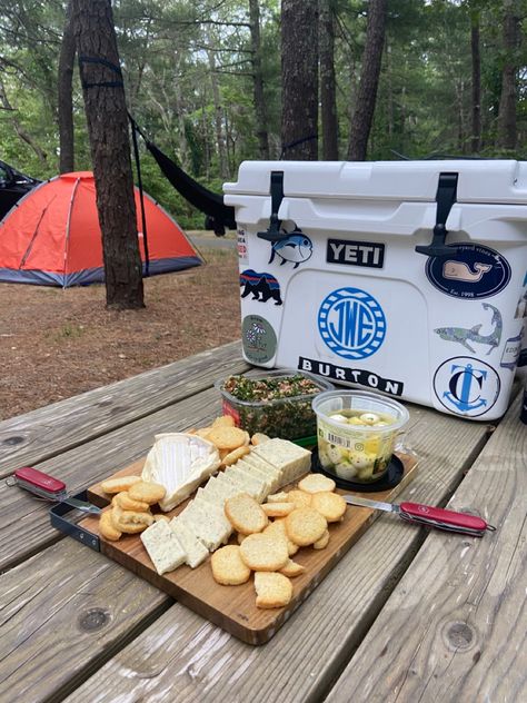 Camping Charcuterie Board, Camping Charcuterie, Twentieth Birthday, Camping Meal Ideas, Cheese And Wine Party, Hearty Breakfasts, Campfire Desserts, Camping Menu, Camping Meal