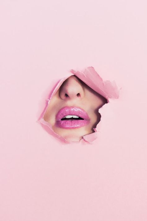 Obsessed With Anti-Aging? - Bangstyle Funny Background Pictures, Photo Rose, Tableau Pop Art, Photographie Portrait Inspiration, Image Skincare, Pink Photo, Pink Lipstick, Pink Paper, Background Pictures