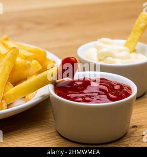 Sauce Cocktail, Curry Ketchup, Ketchup Sauce, French Fries, Mayonnaise, Ketchup, Pesto, Snack Recipes, Sauce