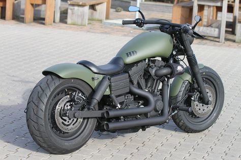 Thunderbike Wrinkled Bob • Custombike & Harley-Davidson Gallery Hd 883 Iron, Motocykle Harley Davidson, Harley-davidson Sportster, Harley Davidson Fat Bob, Мотоциклы Harley Davidson, Motos Harley, Motorcycle Drawing, Image Moto, Motor Mobil