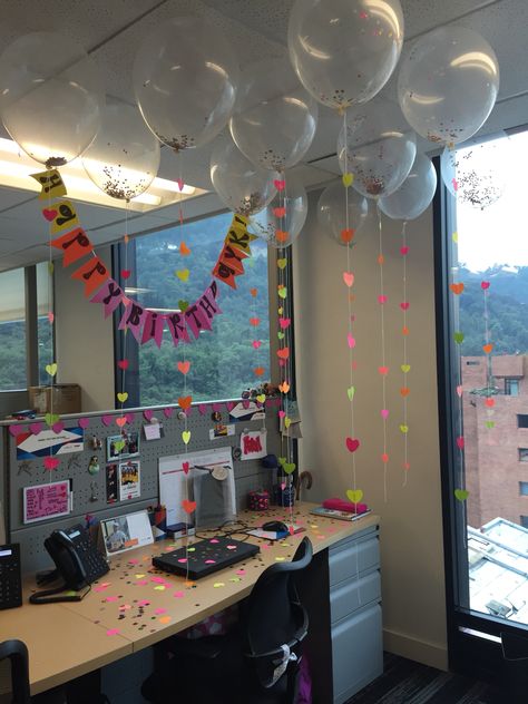 Birthday Decor For Work Desk, Birthday Decorations At Office, Birthday Decoration Ideas At Office, Desk Decorations For Work Birthday, Decorate Office Cubicle Birthday, Office Surprise Birthday Ideas, Cute Office Birthday Decorations, Office Decor For Birthday, Bday Office Decorations