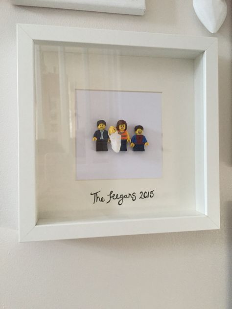 Lego Picture Frame, Lego Display Shelves, Lego Family Frame, Lego Frame, Sea Glass Art Projects, Lego Display, Group Crafts, Lego People, Diy Gifts For Him