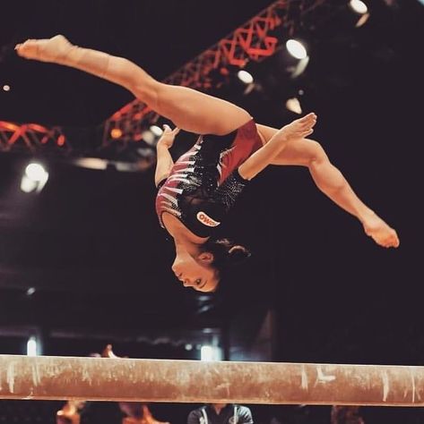 Gymnastics Aesthetic, Gymnastics Stunts, Famous Gymnasts, Gymnastics Wallpaper, College Gymnastics, Tumbling Gymnastics, League Of Heroes, Young Gymnast, Athletic Aesthetic