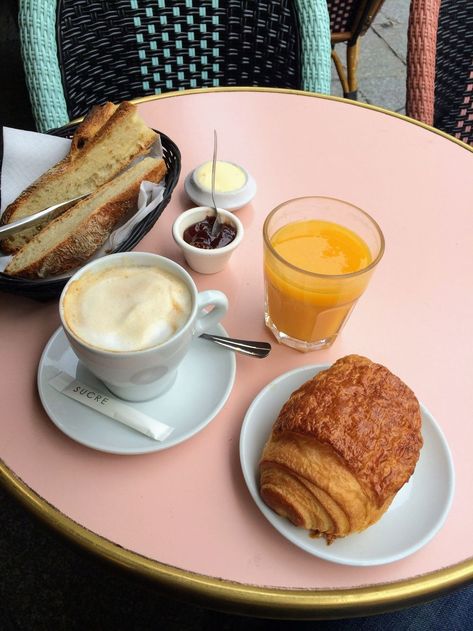 Typical French Breakfast Meals and Foods to Try Traditional French Breakfast Ideas, French Breakfast Aesthetic, France Breakfast, Typical French Breakfast, French Breakfast Recipes, French Meal, Food France, Parisian Breakfast, French Diet