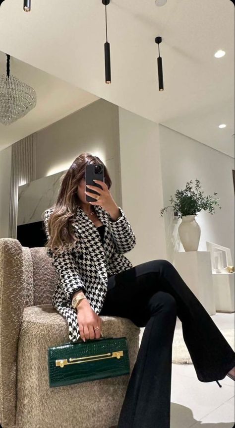 Stylish Work Attire, Elegante Casual, Money Aesthetic, Classy Work Outfits, Stylish Work Outfits, Old Money Aesthetic, Modest Fashion Outfits, Looks Chic, Professional Outfits