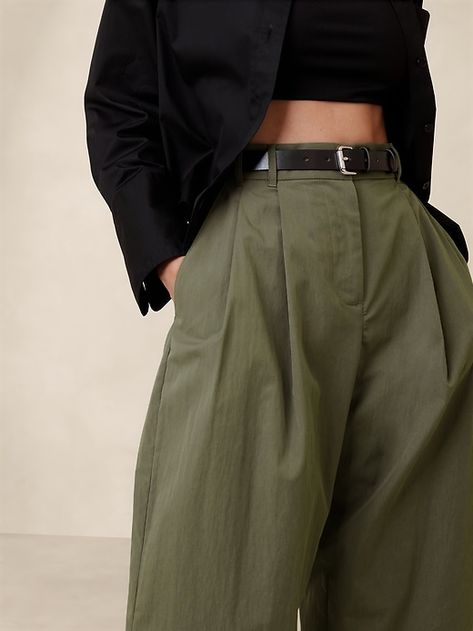 Big Pants Small Shirt, Pleated Pants Outfit, High Waisted Slacks, Big Pants, Petite Shorts, Wide Leg Dress Pants, Pleated Pants, Pants Pattern, Petite Size