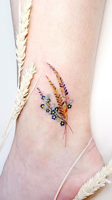 Simple Flower Tattoo, Dragons Tattoo, Tattoo Placements, Tato Henna, Shape Tattoo, Simple Tattoo Designs, Tattoos Geometric, Disney Tattoo, Butterfly Tattoos