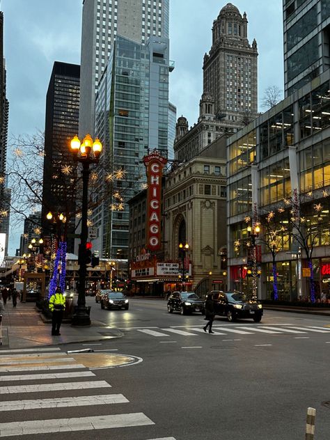 And When I’m Back In Chicago I Feel It, Chicago Core Aesthetic, Chicago Aesthetic Instagram, Uic Chicago Aesthetic, Loyola Chicago Aesthetic, Chicago College Aesthetic, Chicago Aesthetic Pictures, Chicago Illinois Aesthetic, China Town Chicago