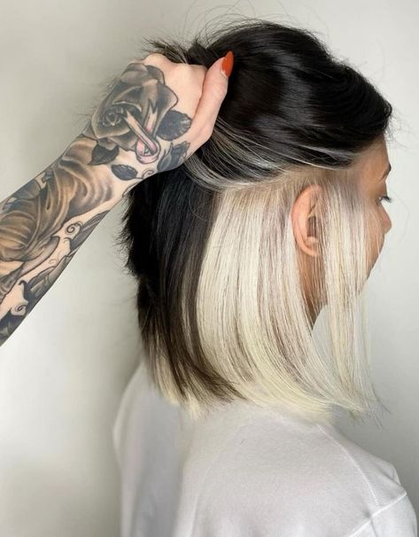 Peekaboo Blonde, Blonde Underneath, New Hair Color Trends, Two Toned Hair, Underlights Hair, Kadeřnické Trendy, Peekaboo Hair, Coloring Images, Colors Hair