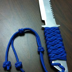 www.uberprepared.com - Discover loads of impressive survival products, tools, tips and guides to help you survive! Paracord Knife Handle Wrap, Paracord Wrapping, Paracord Knife Handle, Essential Knots, Switch Word, Paracord Knife, Sgian Dubh, Paracord Braids, Paracord Diy