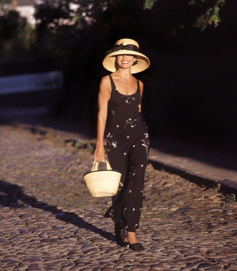 Golden Hour on Nantucket. Visor Outfit, Straw Hats Outfit, Hat Outfits Summer, Tall Crown, Womens Straw Hats, Large Brim Hat, Straw Sun Hat, Wide Brim Sun Hat, Straw Hats