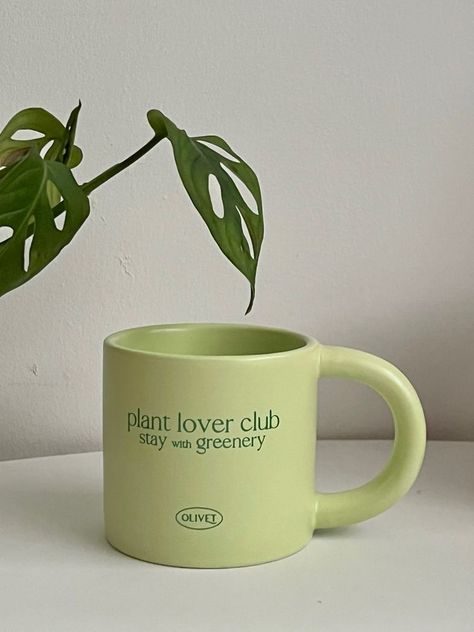 Pretty Mugs, Green Mugs, Aesthetic Green, Aesthetic Things, Lauren Brown, Cute Cups, Plant Mom, Cute Mugs, Pottery Painting