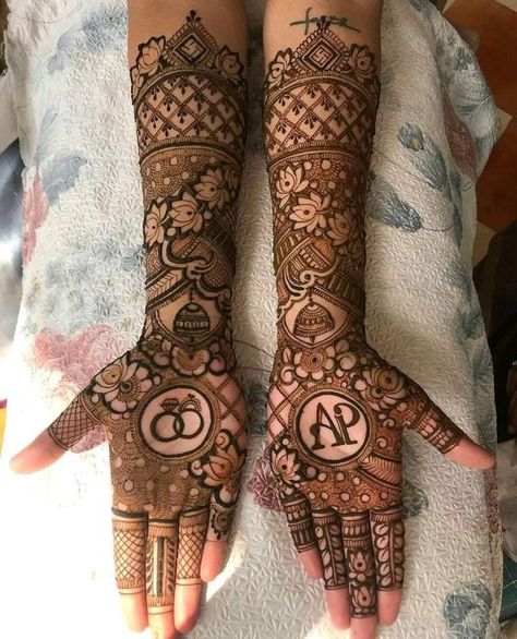 Royal Front Hand Mehndi Design. - MELTBLOGS Latest Mehndi Designs Wedding, Traditional Mehndi Designs, Front Hand Mehndi Design, Front Hand Mehndi, Front Mehndi Design, Engagement Mehndi, Hand Mehndi Design, New Bridal Mehndi Designs, Bridal Mehendi Designs Hands