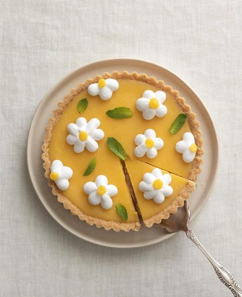 Spring Baking, Cute Baking, Lemon Tart, Meringue Pie, Think Food, Cute Desserts, Food Decoration, Cafe Food, Pretty Food