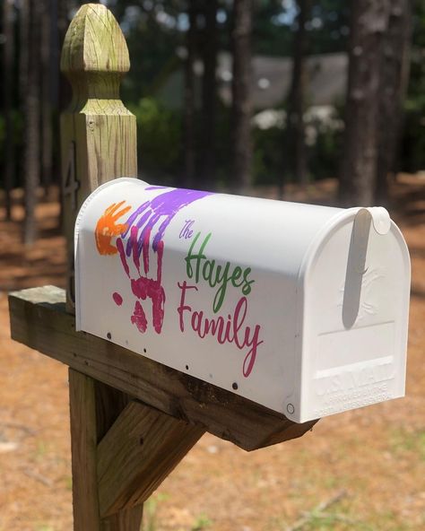 @hodgepodge_by_rylee shared a photo on Instagram: “Taking inspiration from Carl and Ellie’s mailbox from “Up,” I gave our mailbox a little makeover! #Up #CarlAndEllie 🎈📫✉️” • Jun 4, 2020 at 6:32pm UTC Carl And Ellie Mailbox Diy, Up Themed Mailbox, Up Movie Mailbox Diy, Cute Mail Box Ideas, Up Mailbox Disney, Up Mailbox Diy, Mailbox Art Ideas, Cute Mailbox Ideas Paint, Mailbox Ideas Painted