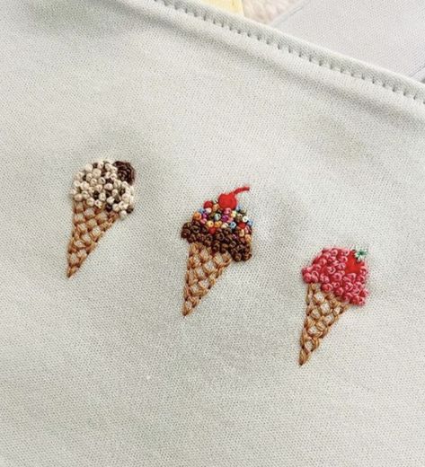 Embroidered Ice Cream, Aperol Spritz Bead Embroidery, Summer Embroidery Ideas, Embrodiary Design Easy, Embroidery Inspiration Simple, Small Embroidery Ideas, Cute Embroidery Ideas, Summer Embroidery Designs, Goldfish Embroidery