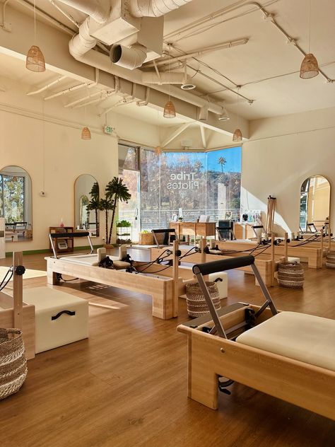 NA Pilates Studio Front Desk, Pilates Aesthetic Studio, In Home Pilates Studio, Pilates Design Studio, Beautiful Pilates Studios, Cute Pilates Studio, Reformer Pilates Studio Aesthetic, Pilates Studio Design Interiors Ideas, Reformer Pilates Studio Design Interiors